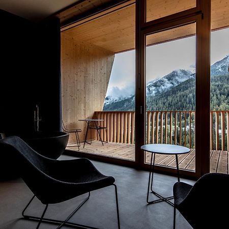 Hotel Arnica Scuol - Adults Only المظهر الخارجي الصورة
