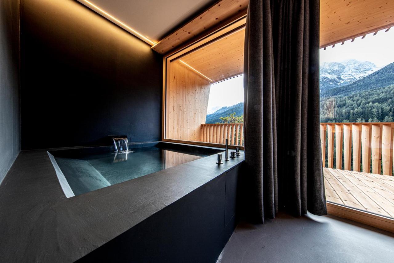 Hotel Arnica Scuol - Adults Only المظهر الخارجي الصورة