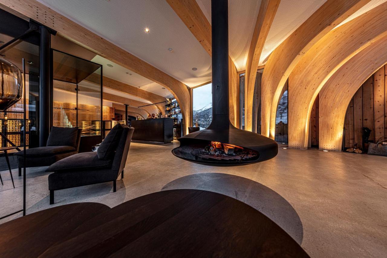 Hotel Arnica Scuol - Adults Only المظهر الخارجي الصورة