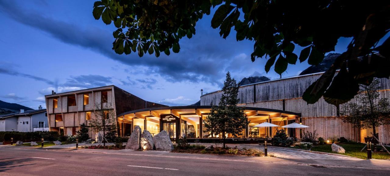 Hotel Arnica Scuol - Adults Only المظهر الخارجي الصورة