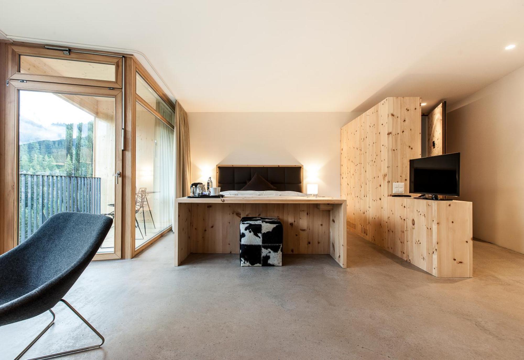 Hotel Arnica Scuol - Adults Only الغرفة الصورة
