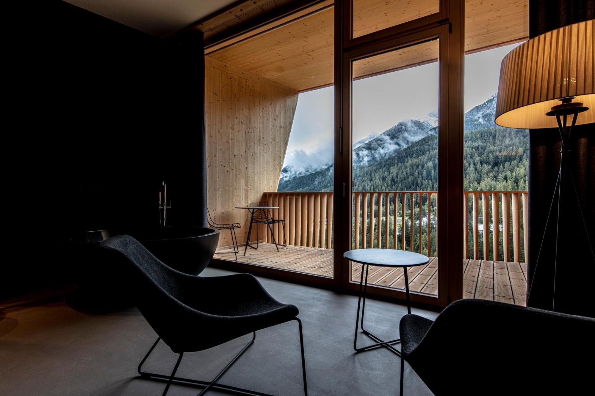Hotel Arnica Scuol - Adults Only المظهر الخارجي الصورة