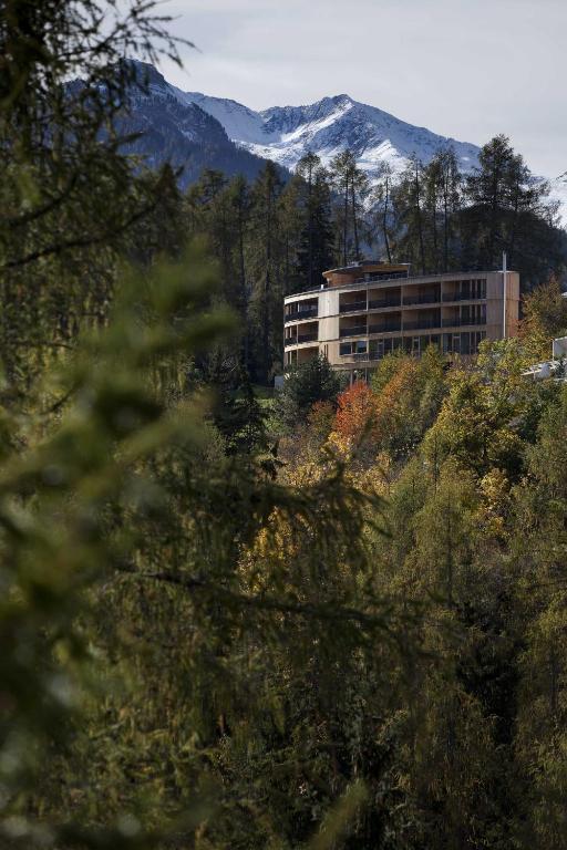 Hotel Arnica Scuol - Adults Only المظهر الخارجي الصورة