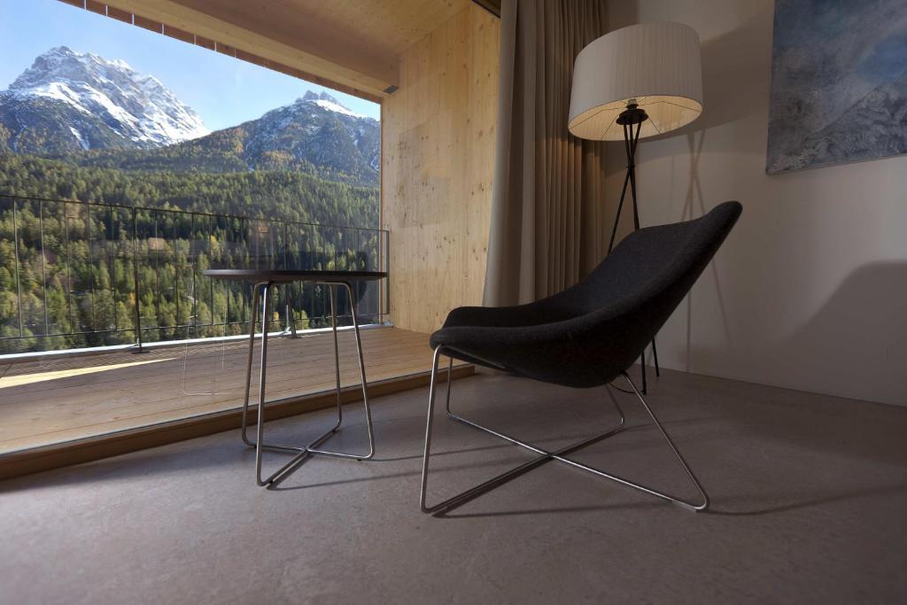 Hotel Arnica Scuol - Adults Only المظهر الخارجي الصورة