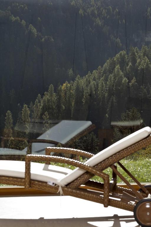 Hotel Arnica Scuol - Adults Only المظهر الخارجي الصورة