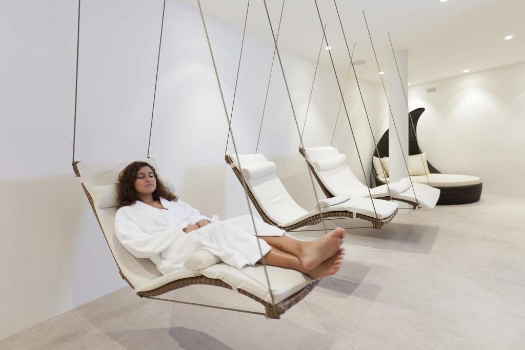 Hotel Arnica Scuol - Adults Only المظهر الخارجي الصورة